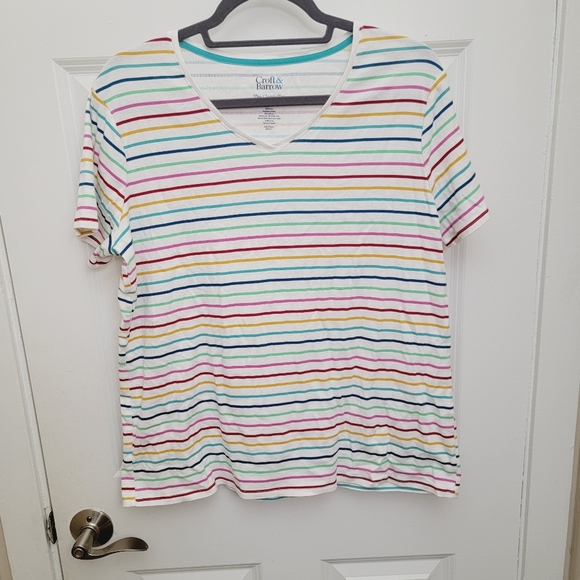 CROFT AND BARROW The Classic Short sleeves Tee in multi color stripes V neckline - Picture 2 of 7